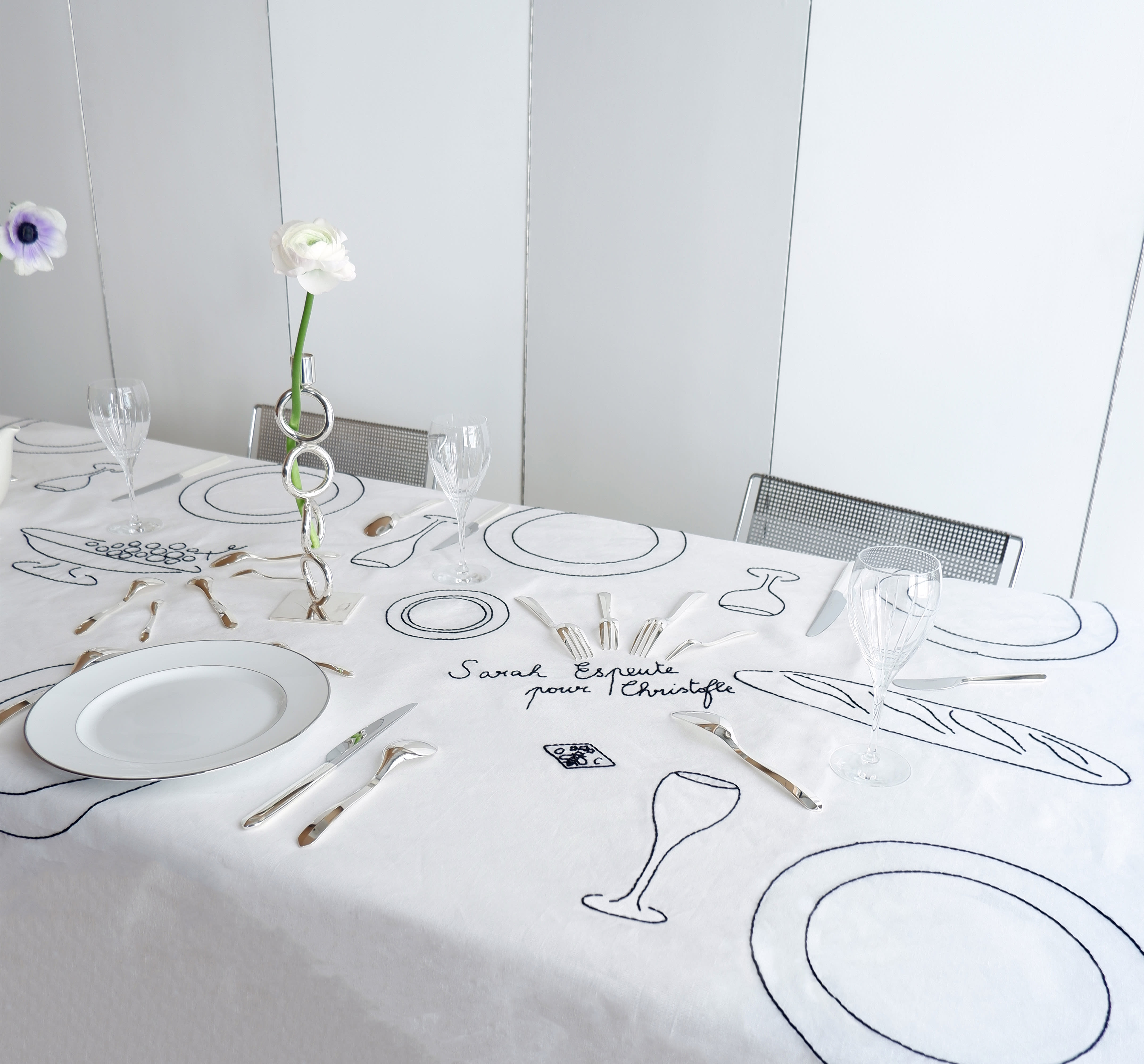 christofle tablecloth for 12 people - sarah espeute for christofle 1