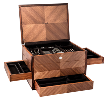 Prestige chest, may contain 165 pieces, sold empty