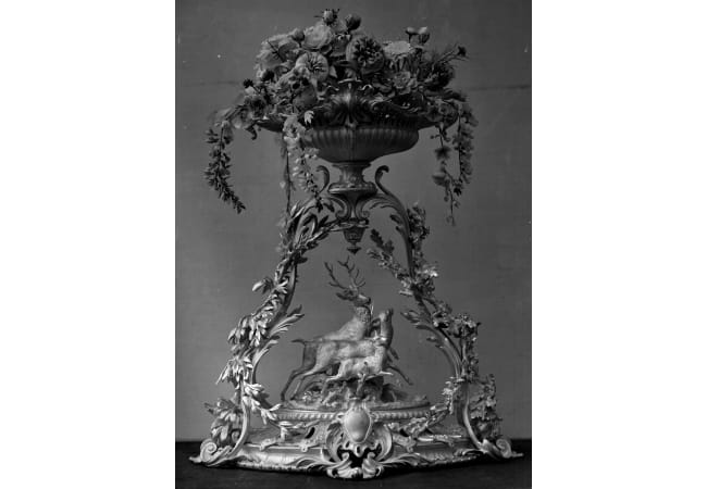 Louis XV high basket