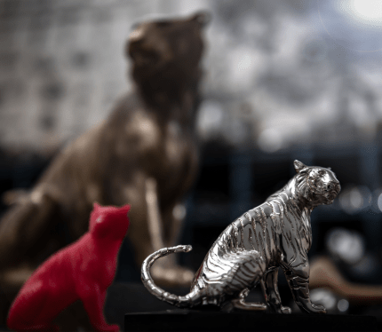 christofle sitting tiger small size sterling silver - haute orfèvrerie 2