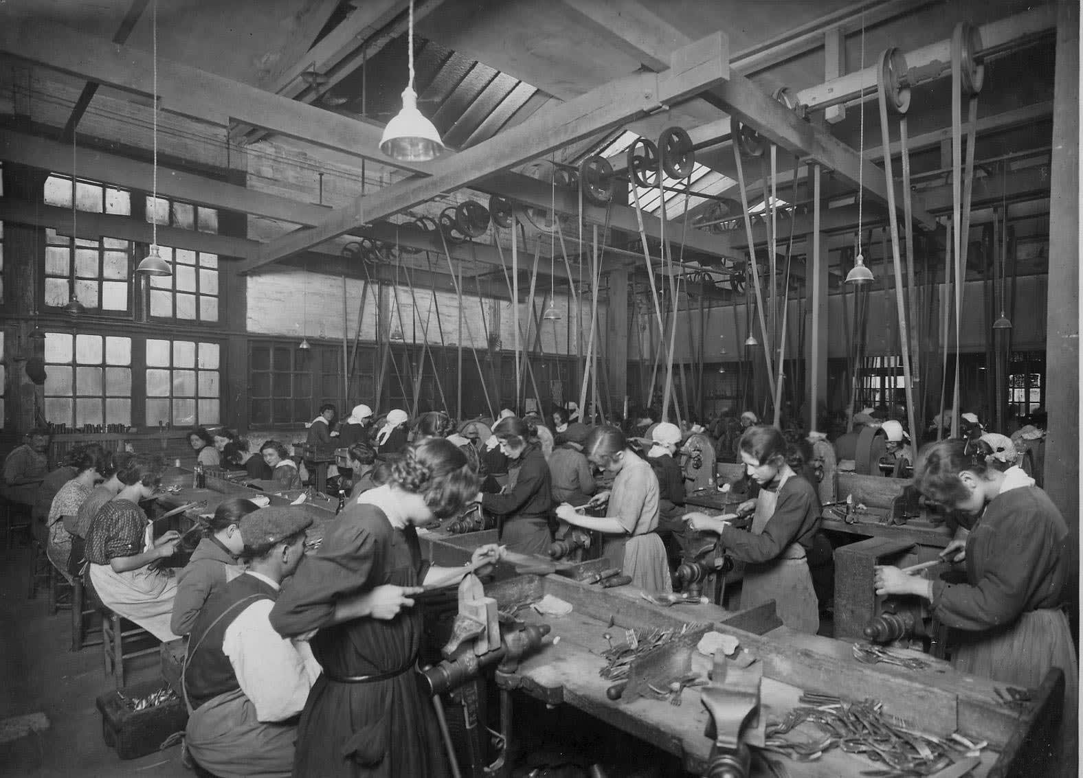 Emery polishing workshop