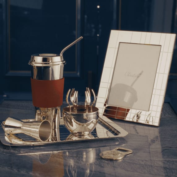 Collections/Objet Mirroir/coffee-cup-leather-cognac-lifestyle-2000x2000_iyprf0