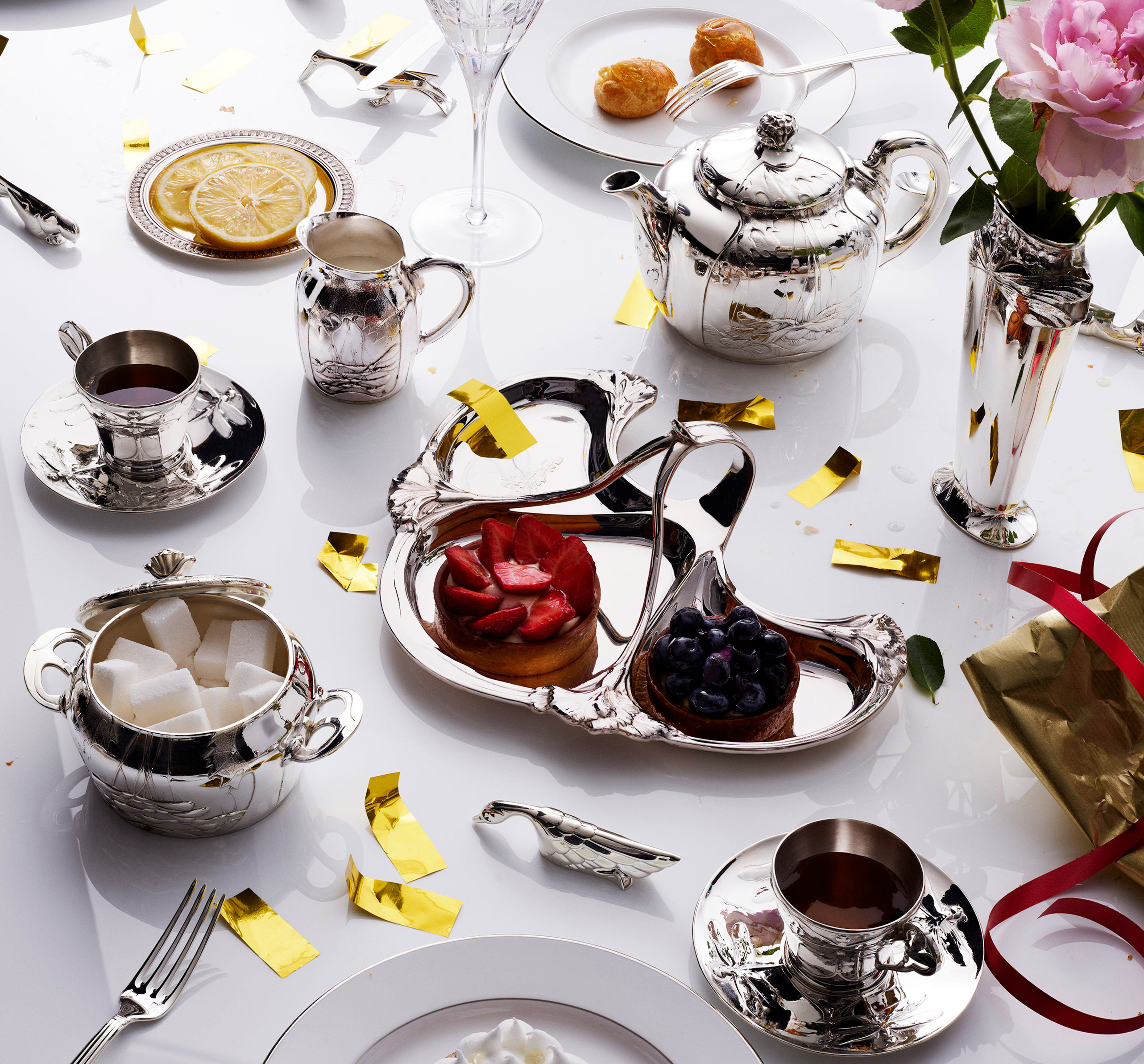 christofle silver-plated carnation server 2