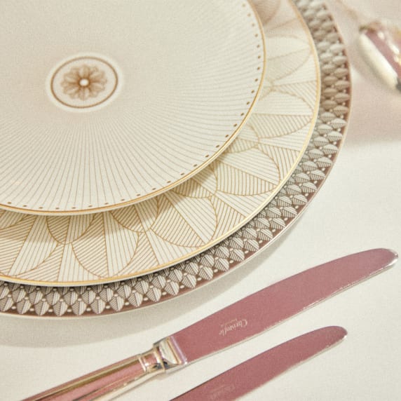 christofle porcelain underplate platinum finish 6