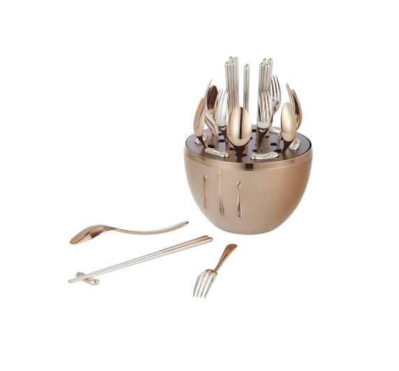 christofle 24-piece rose gold flatware set for 6 people 2