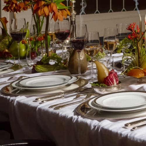 Discover our Holiday table