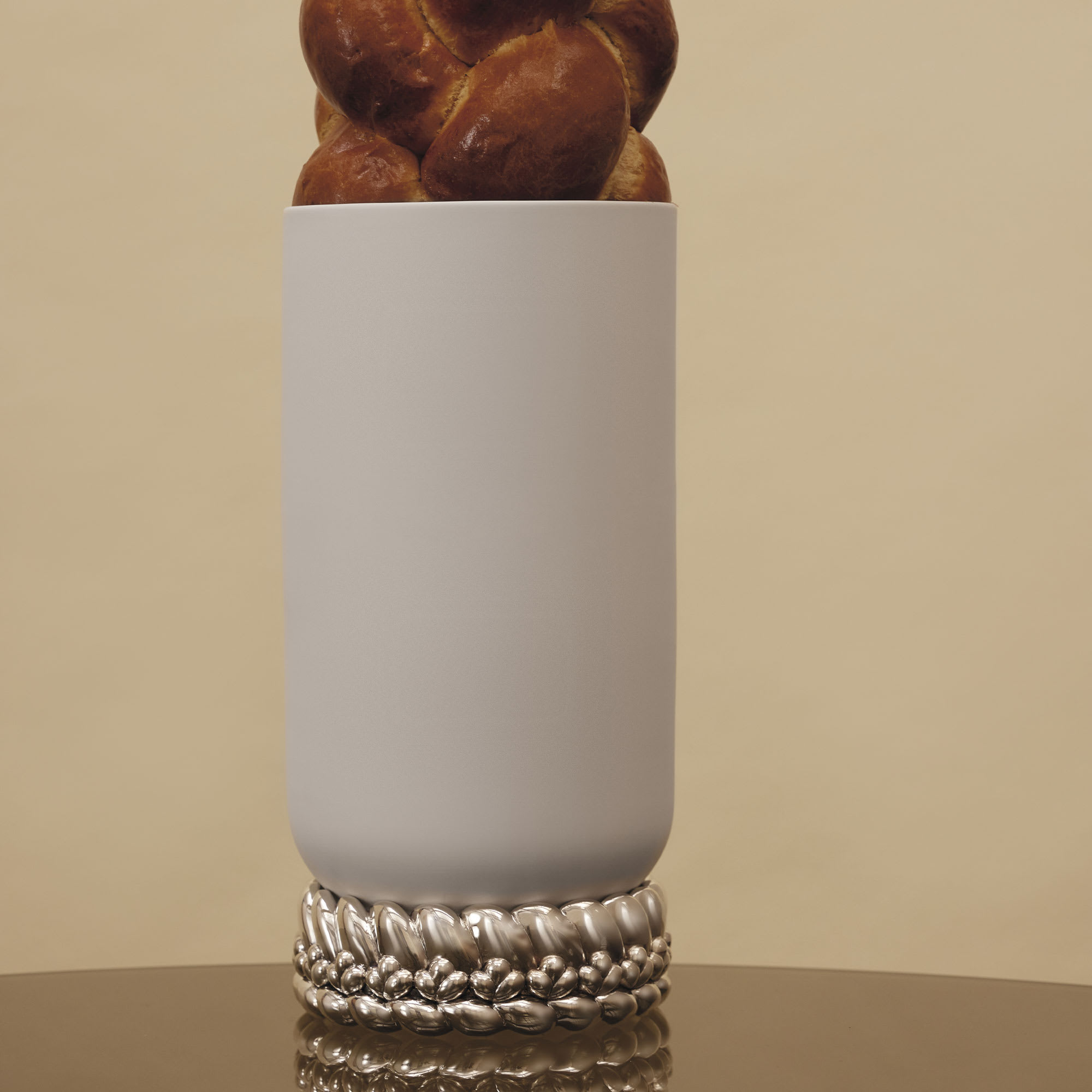 christofle vase grand modèle en porcelaine 1