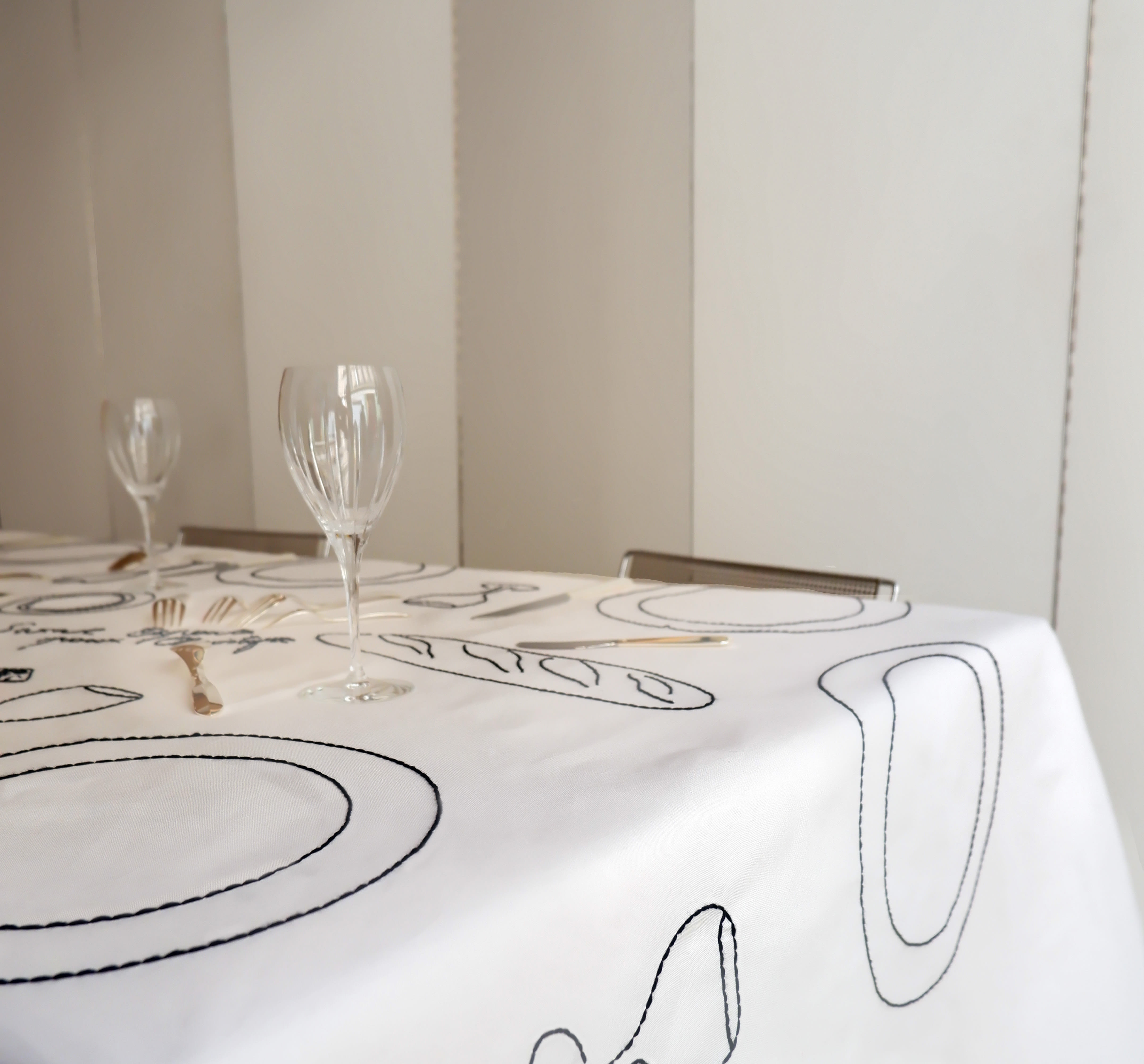 christofle tablecloth for 12 people - sarah espeute for christofle 6